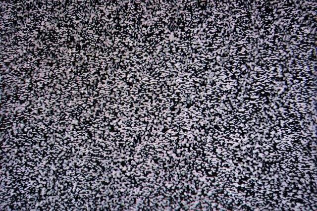 Fernsehbild mit Empfangsstörung (Rauschen)